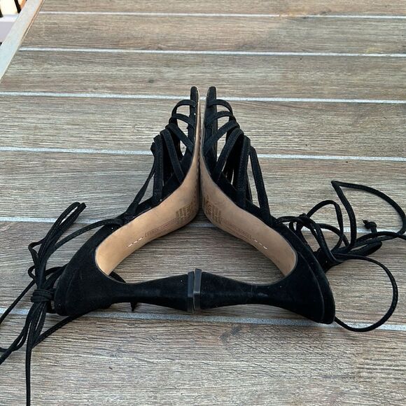 Vince Camuto‎ black suede Roselian ankle wrap heels sandals size 7 - Picture 5 of 7